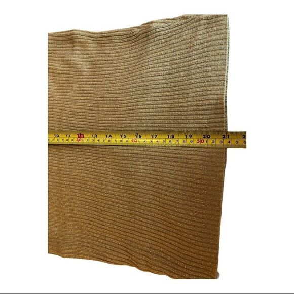 𝅺2/$36 Rino Rossi Gold Metallic Sleeveless Top - Picture 7 of 8